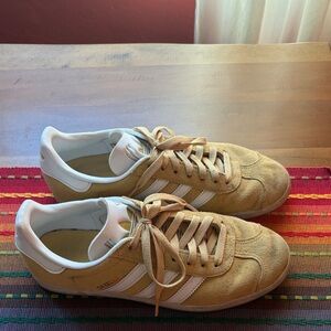 Adidas Men's Beige and White Sneakers